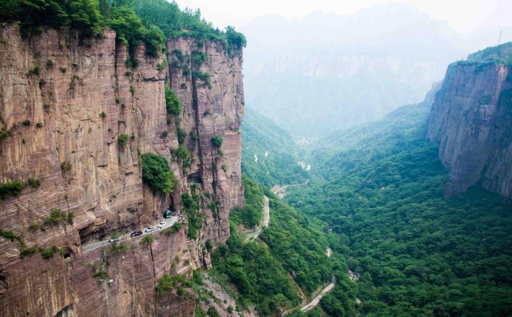 鄭州集合晉豫6日自駕游:郭亮村-掛壁公路-打鐵花-龍門石窟-少林寺6天休閑自駕游