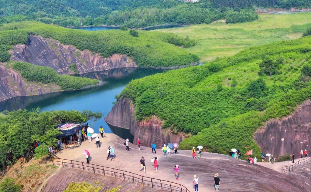 湖北出發(fā)湖南郴州3日自駕游：郴州資興-小東江-高椅嶺水上丹霞-板梁古村3日自駕活動(dòng)