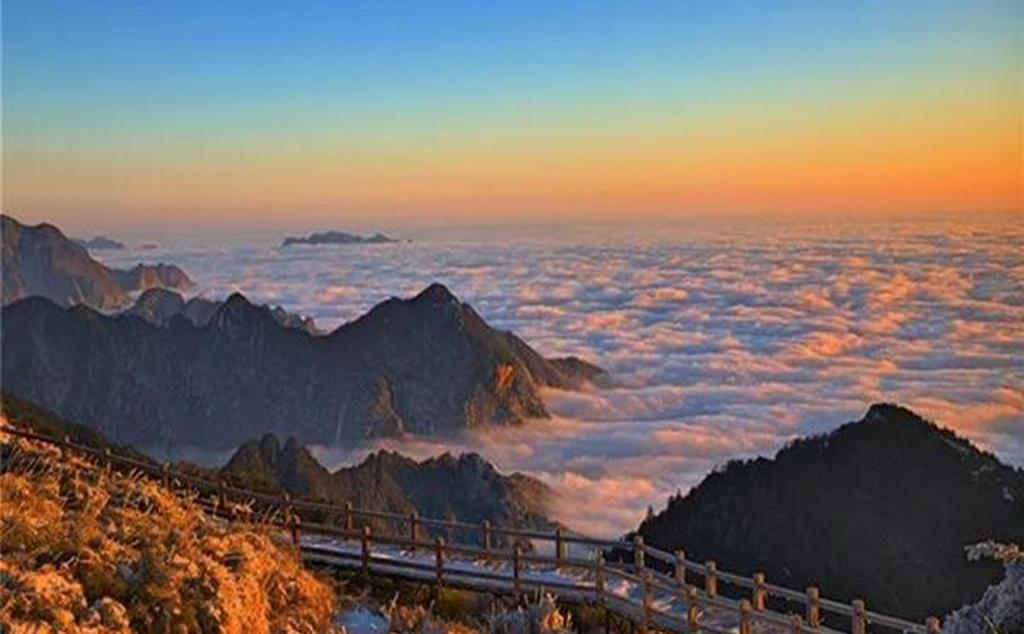 江蘇出發(fā)到湖北7日自駕游：?jiǎn)柕牢洚?dāng)山-探秘神農(nóng)架7日自駕游