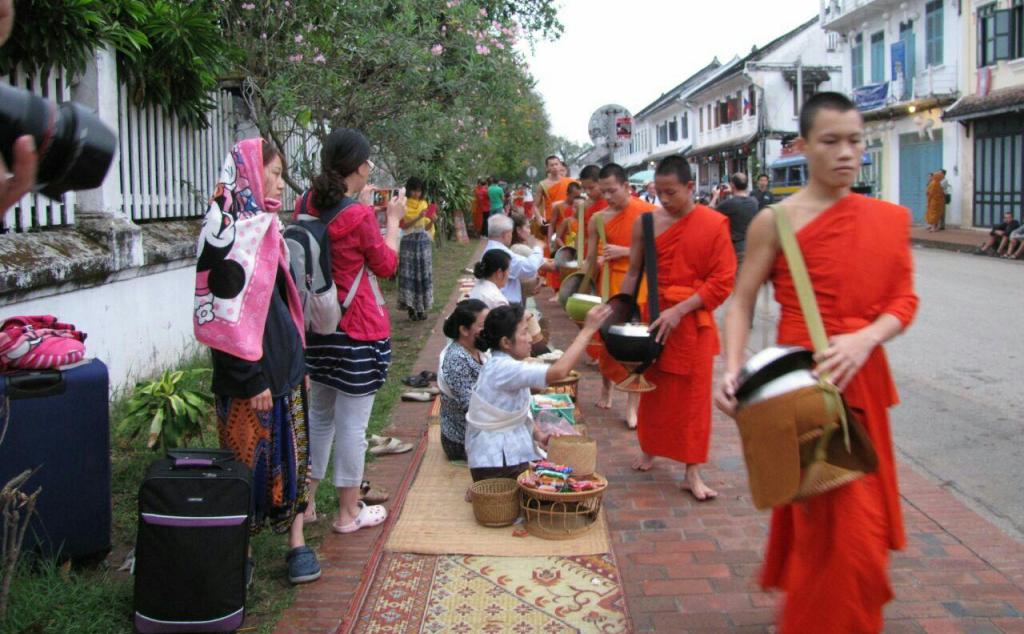 磨憨口岸集合老撾5日自駕游：探秘古都瑯勃拉邦、萬榮山水跨境5天自駕游