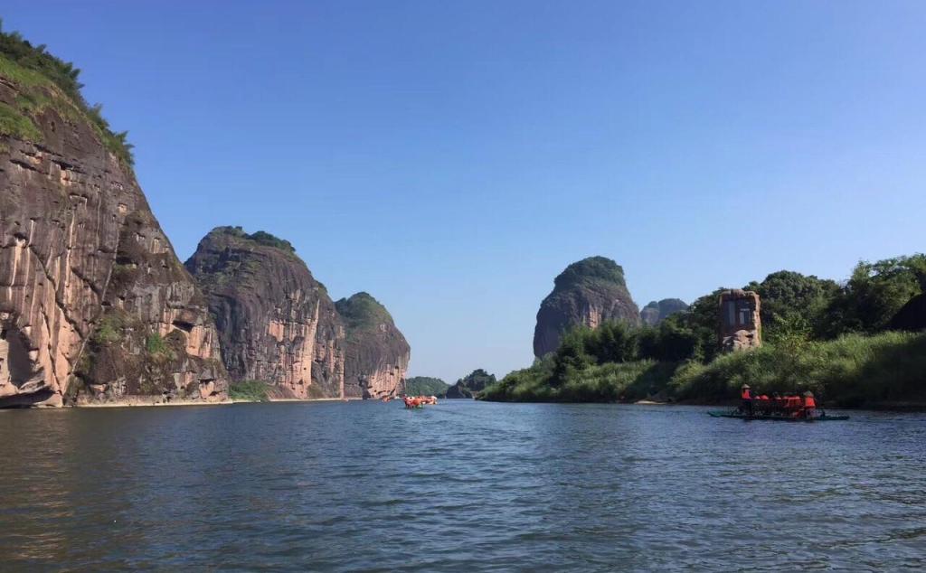 鷹潭龍虎山2日自駕路書：龍虎山景區(qū)-上清古鎮(zhèn)-蘆溪河竹筏漂流-懸棺表演2日自駕游