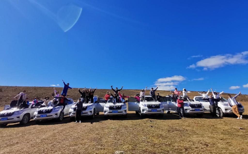 四川出發(fā)自駕川藏線12日落地含車豪華游：稻城亞丁-圣象天門-然烏湖-布達(dá)拉宮-丁真家鄉(xiāng)12日西藏自駕游