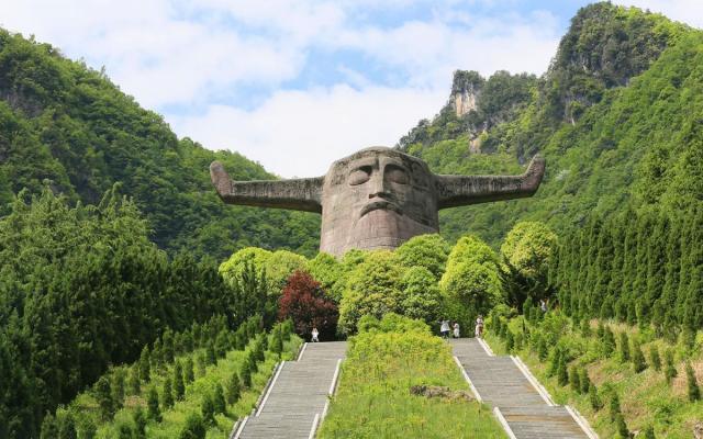 西安出發(fā)湖北神農(nóng)架4日自駕游：天生橋-香溪源-官門(mén)山-神農(nóng)頂-大九湖深度自駕4日游