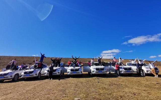 四川出發(fā)自駕川藏線12日落地含車(chē)豪華游：稻城亞丁-圣象天門(mén)-然烏湖-布達(dá)拉宮-丁真家鄉(xiāng)12日西藏自駕