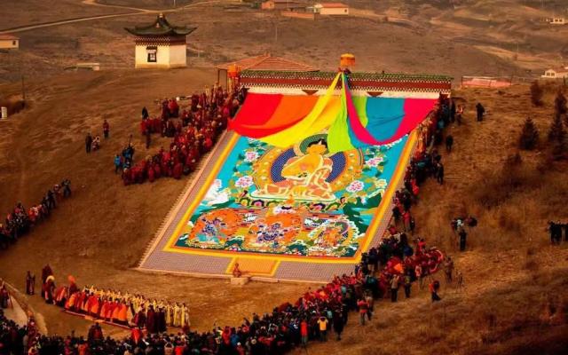 蘭州集合秘境甘南|川西7日自駕游：甘南正月祈愿大法會，川西冰川落地自駕游7天6晚